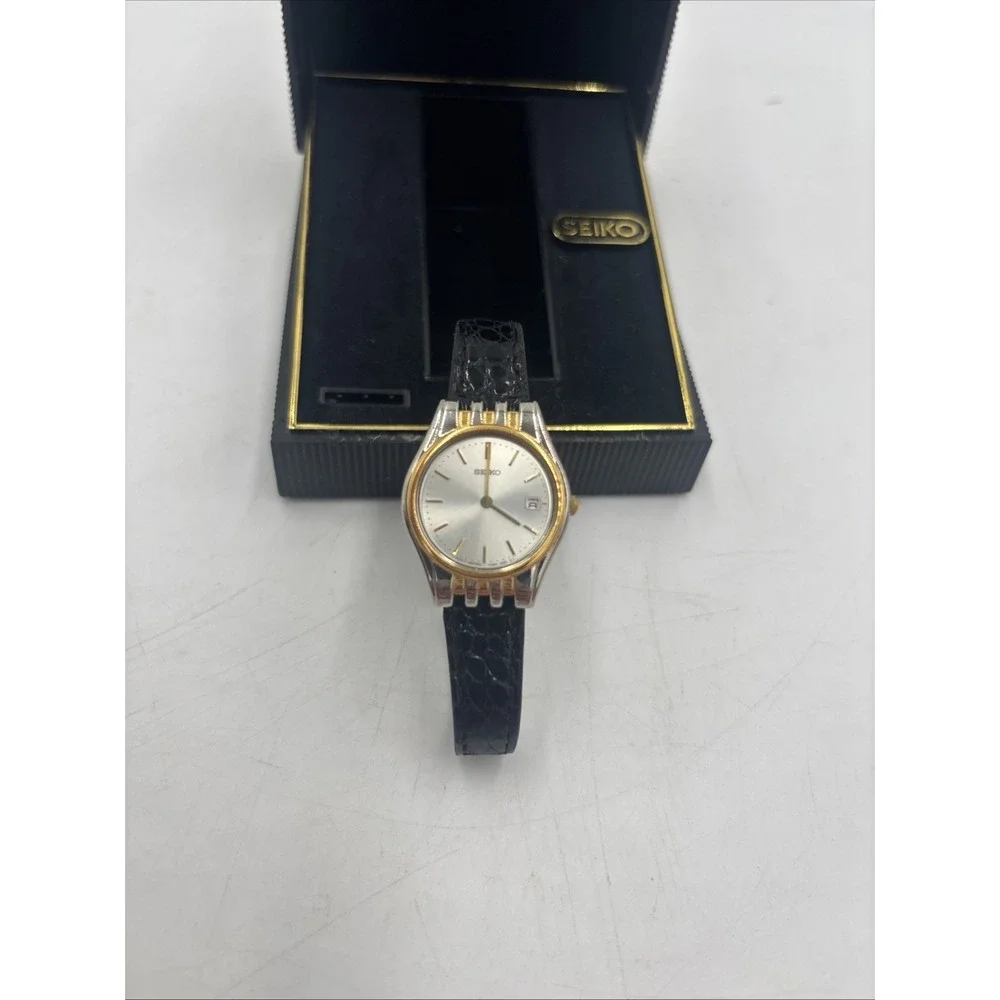 Seiko Lassale Vintage 7N89-0390 Women's Gold Tone Watch Textured Dial